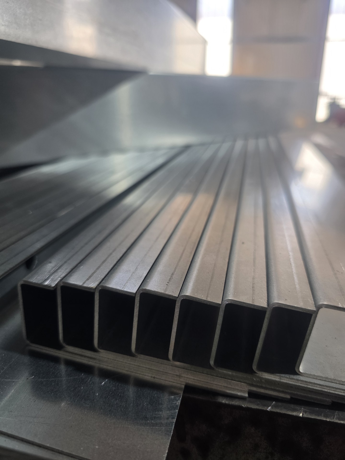 Detalj metalnih proizvoda iz proizvodnje Q-METALS CNC